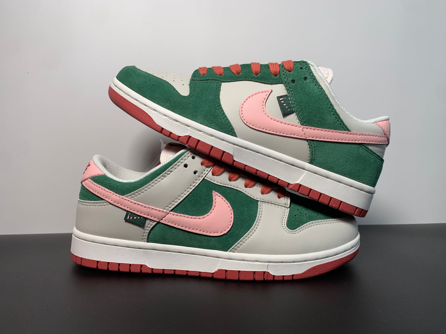 KICKS LOUNGE  Nike Dunk Low All Petals United FN8923-061