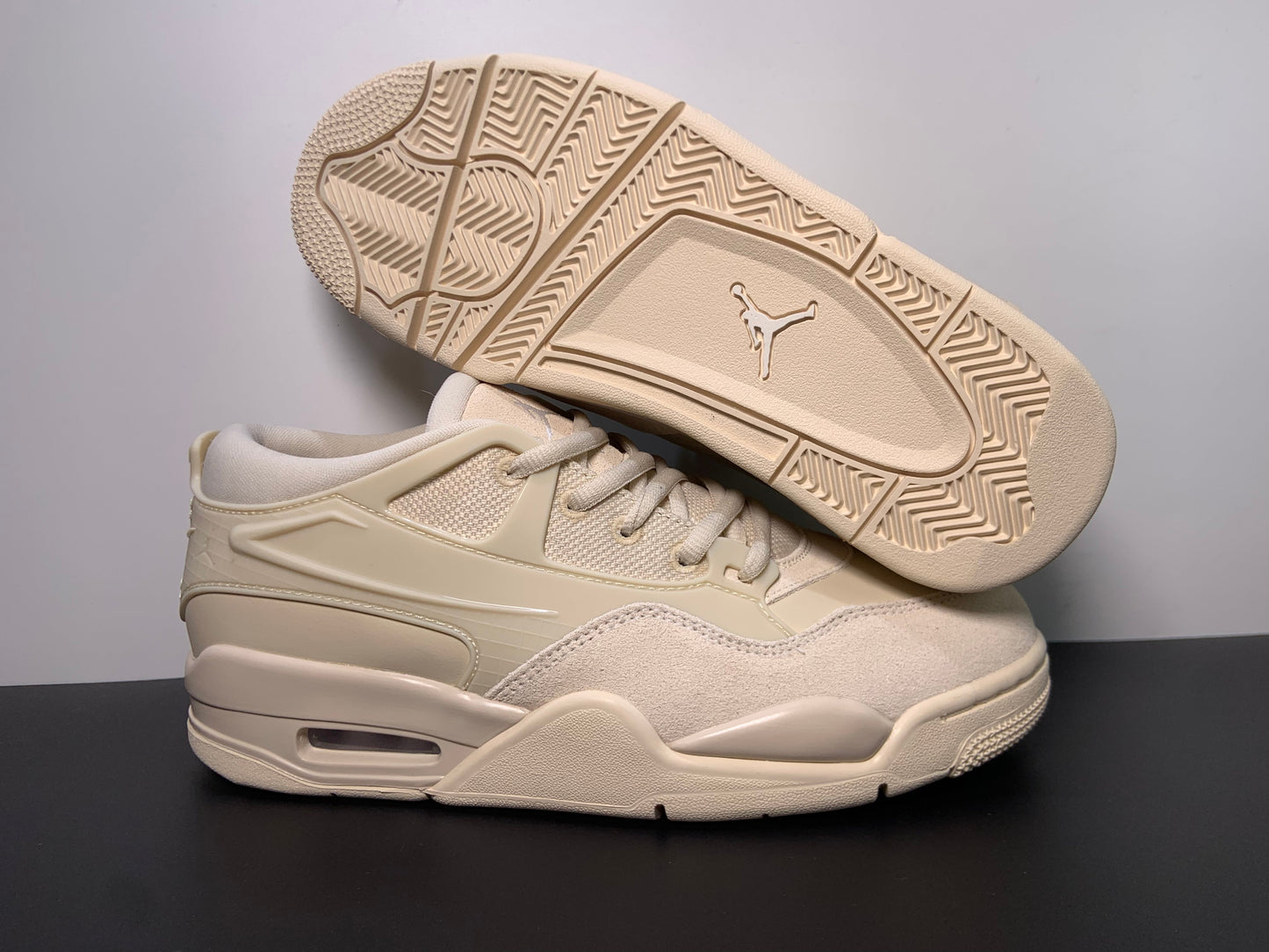 Air Jordan 4 RM WMNS “Legend Light Brown” FQ7940-200