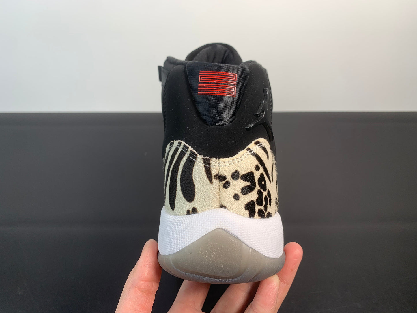 Air Jordan 11 Animal instinct AR0715-010