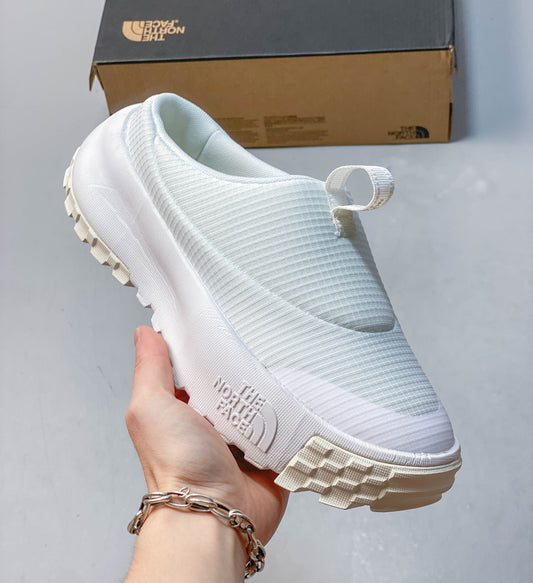THE M THERMOBALL TRACTION MULE V  Pure White NFOABA9BKY4-055