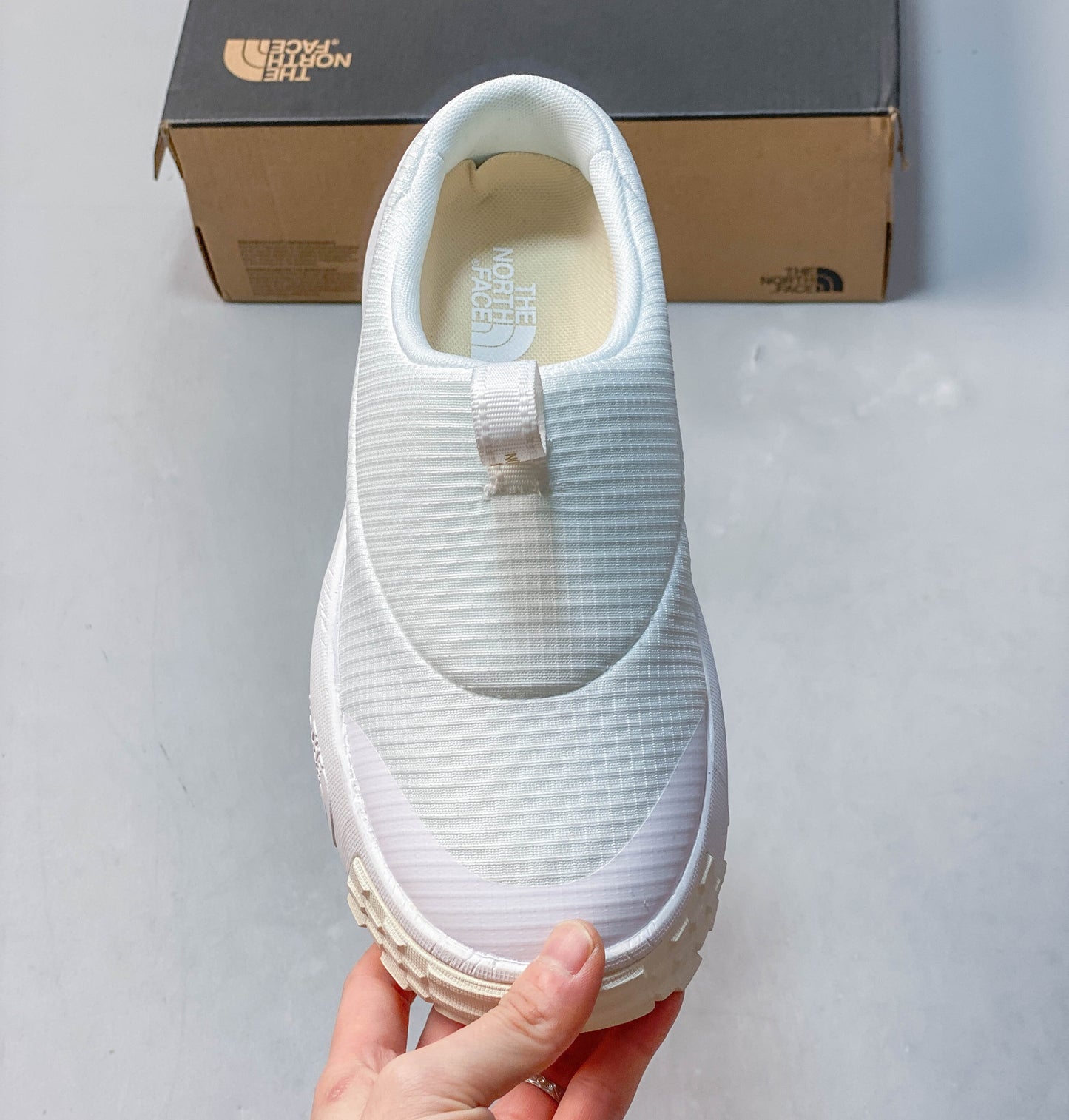 THE M THERMOBALL TRACTION MULE V  Pure White NFOABA9BKY4-055