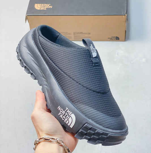 THE M THERMOBALL TRACTION MULE V  Pure Black NFOABA9BKY4-055