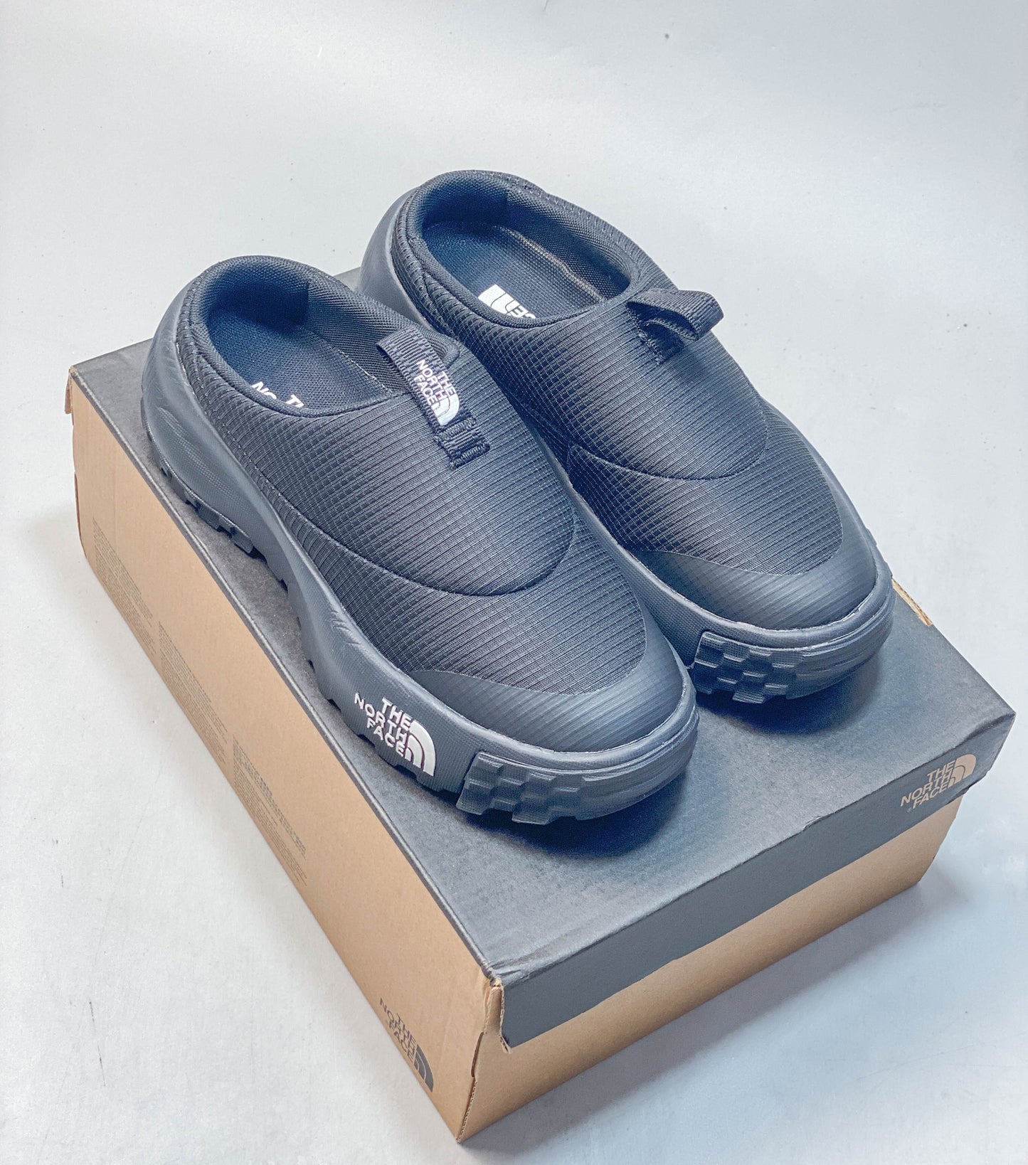 THE M THERMOBALL TRACTION MULE V  Pure Black NFOABA9BKY4-055