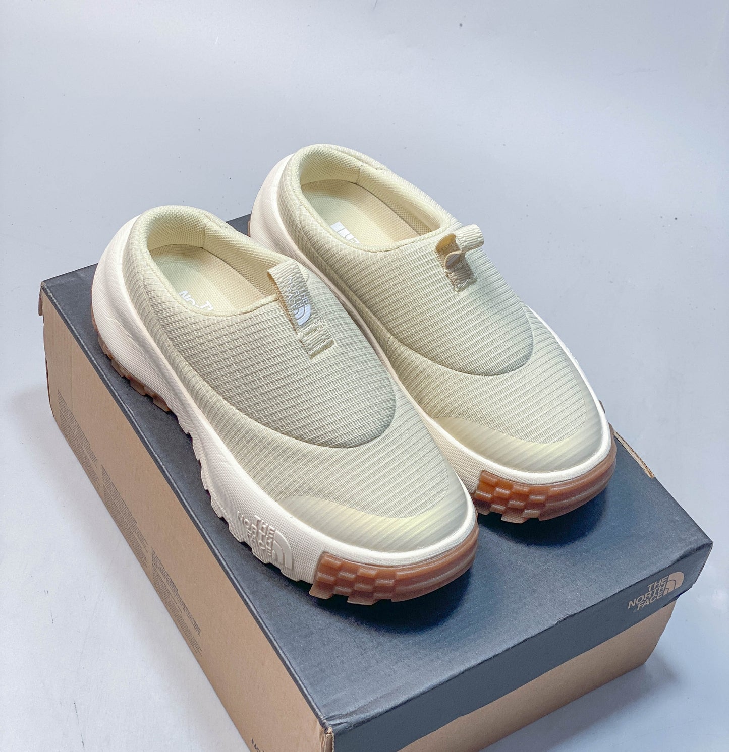 THE M THERMOBALL TRACTION MULE V  Beige NFOABA9BKY4-055