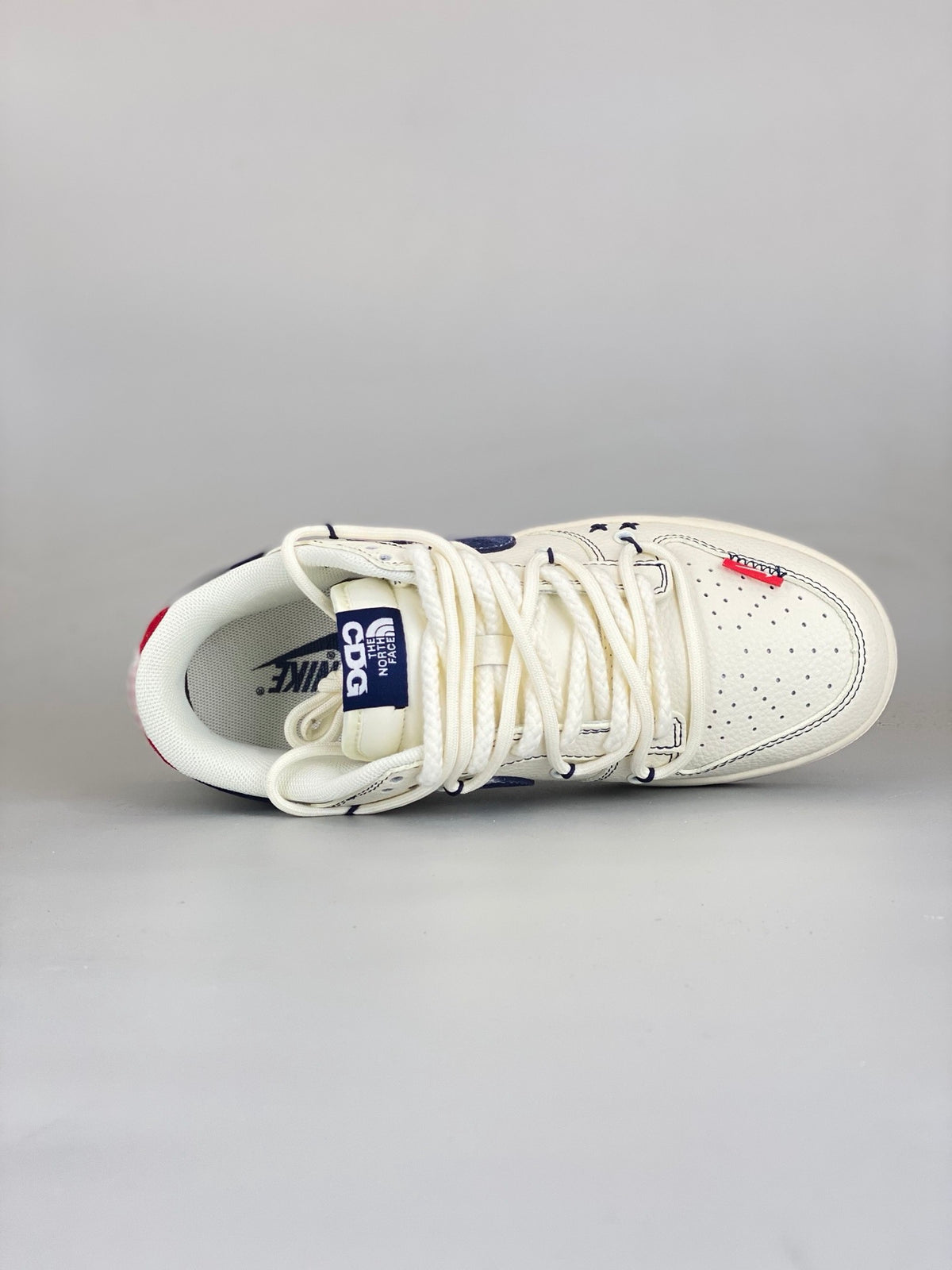 Nike SB Dunk Low x The North Face x KAWS YX5066-283