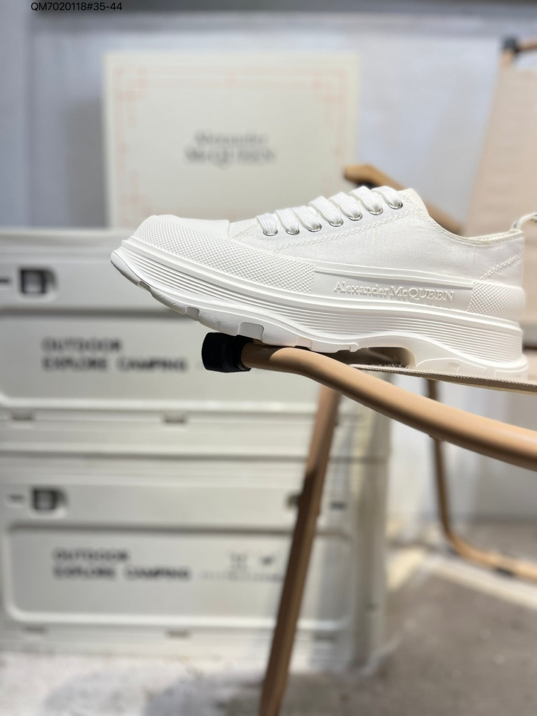 Alexander McQueen Wmns Tread Slick Lace Up 'White' 462214 QM7020118