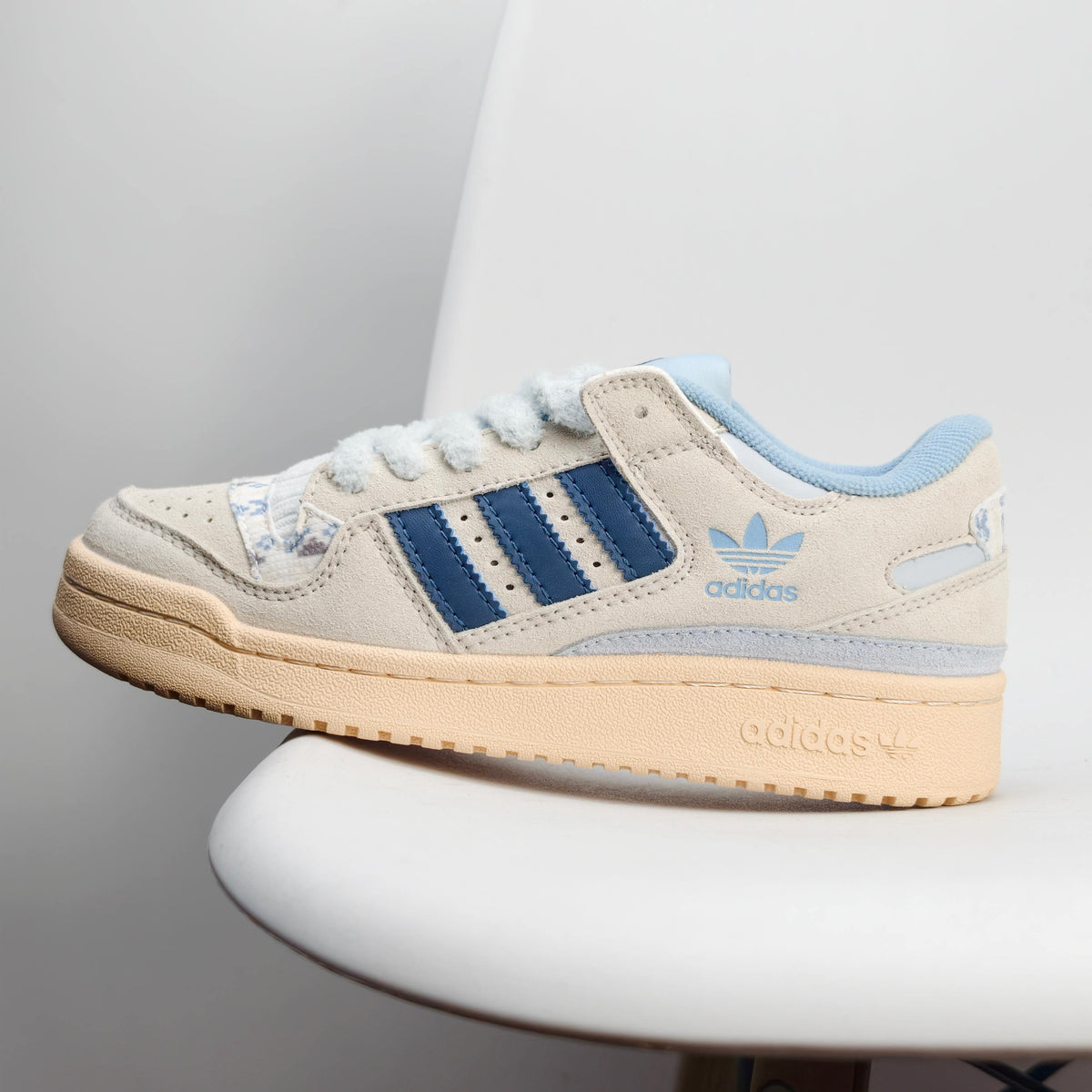 Adidas Originals Forum Low CL 'White Wonder Blue' 284JGD