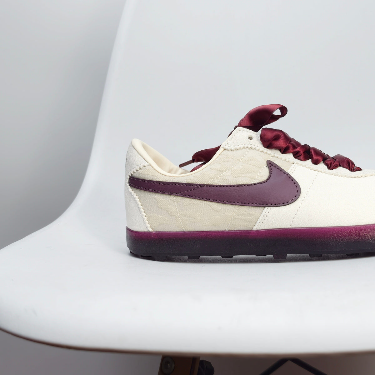 Nike Astro Grabber Burgundy Crush IQ3367-299