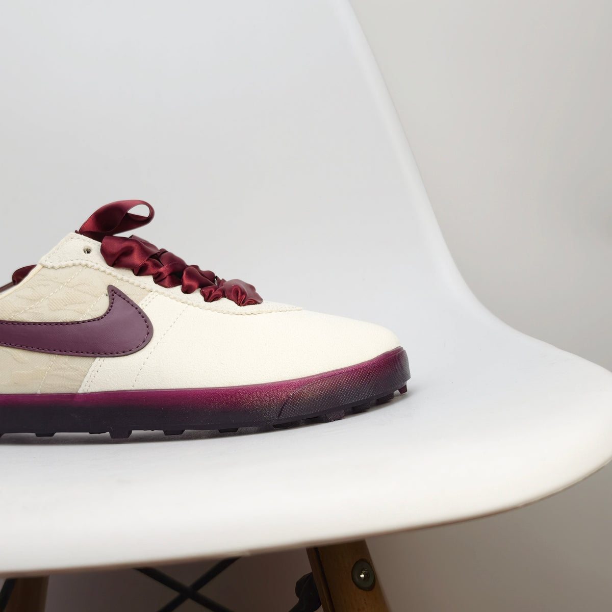Nike Astro Grabber Burgundy Crush IQ3367-299