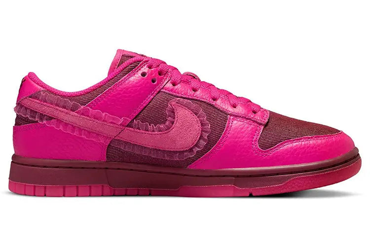 Nike Womens WMNS Dunk Low Valentine's Day 2022 DQ9324-600