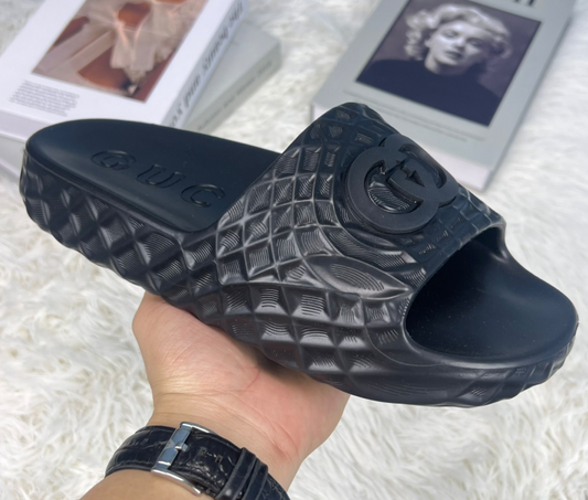 GUCCI Interlocking Black 2618
