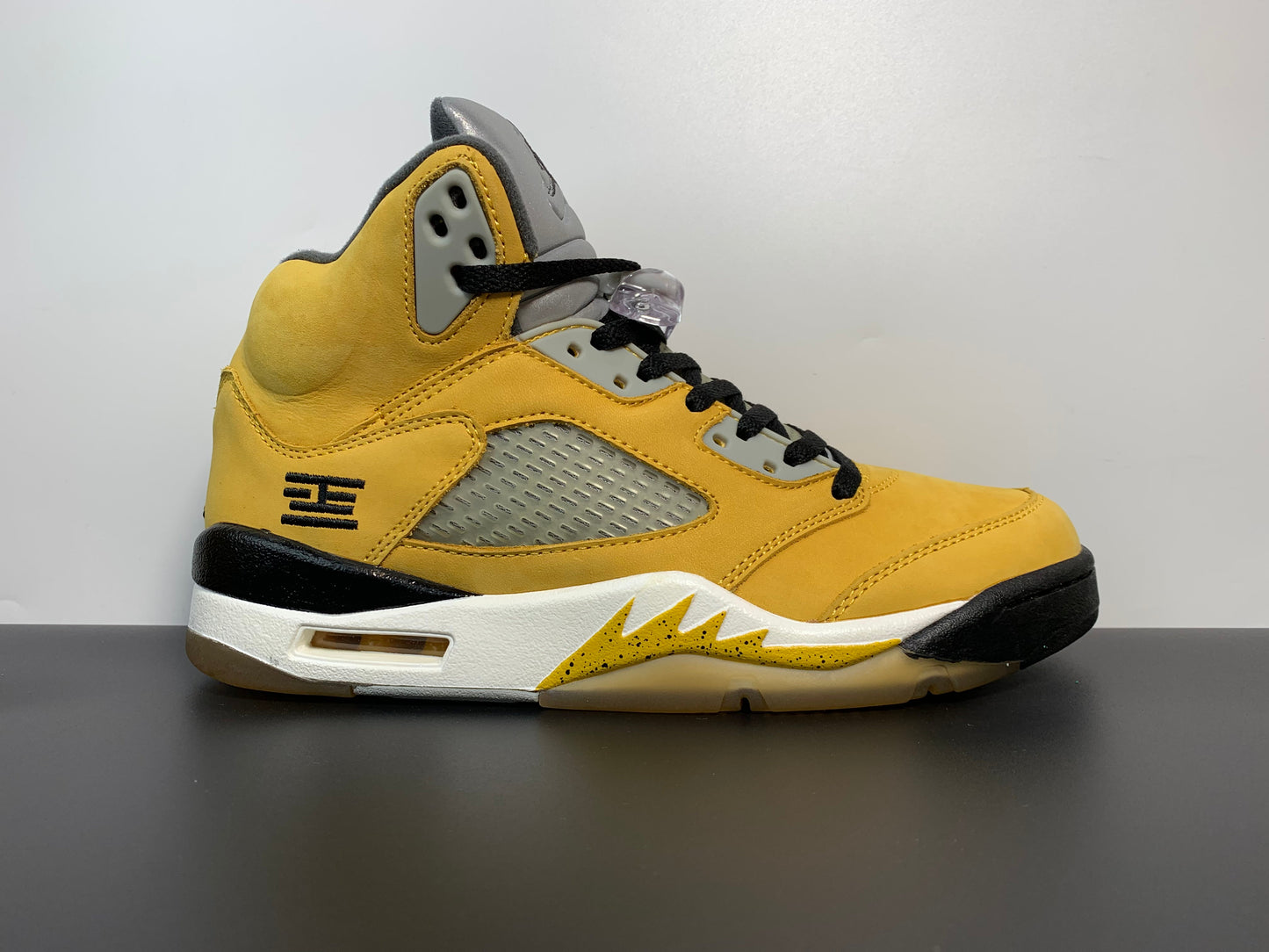 Air Jordan 5 Retro T23 Tokyo 454783-701