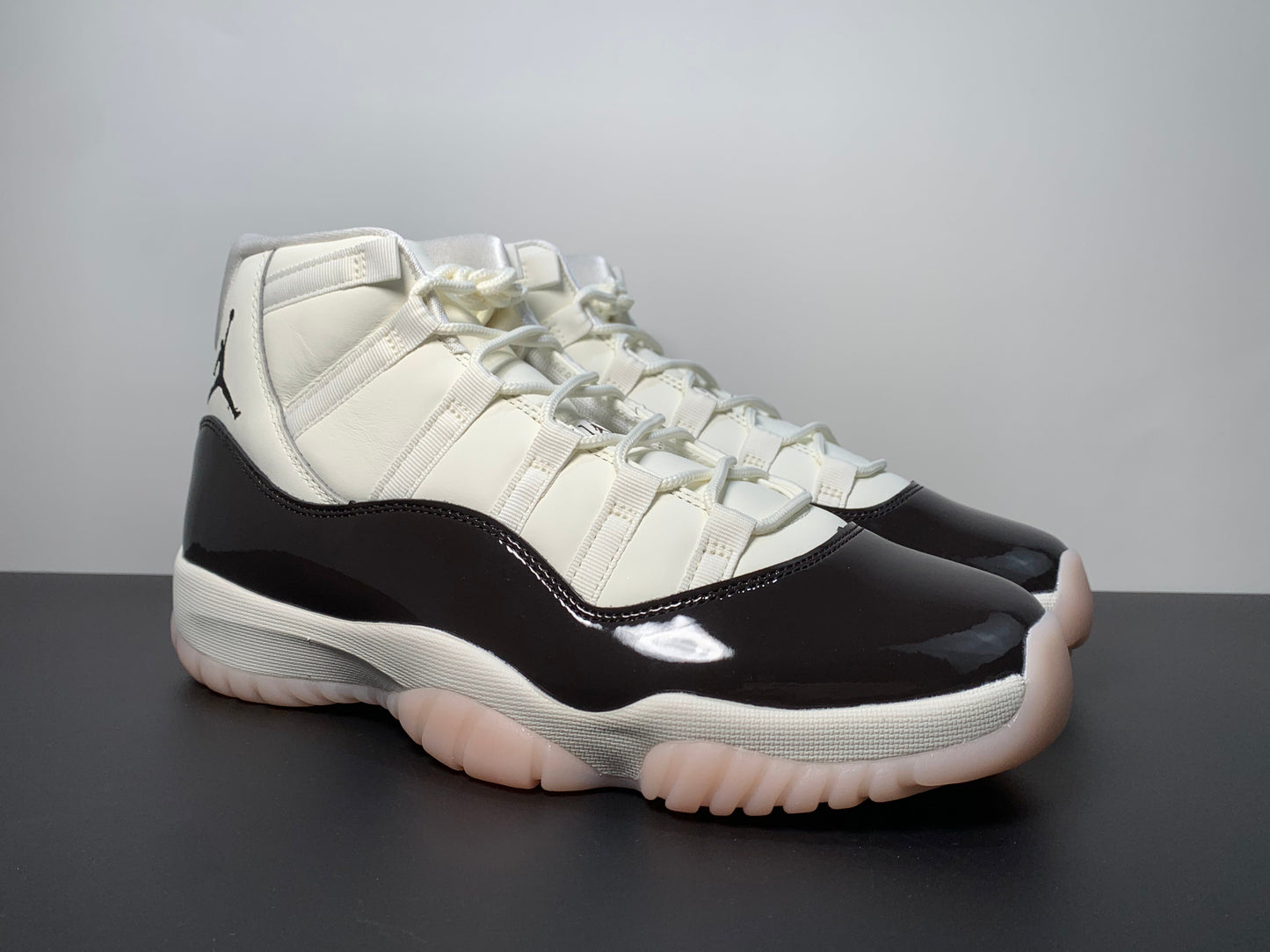 Air Jordan 11 “Neapolita AR0715-101