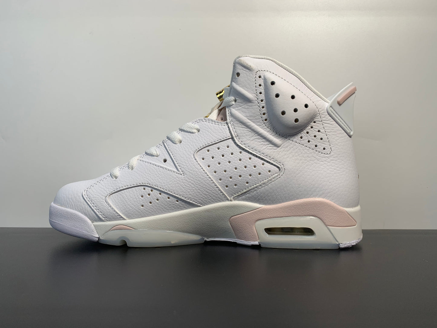 Air Jordan 6 WMNS “Gold Hoops”DH9696-100