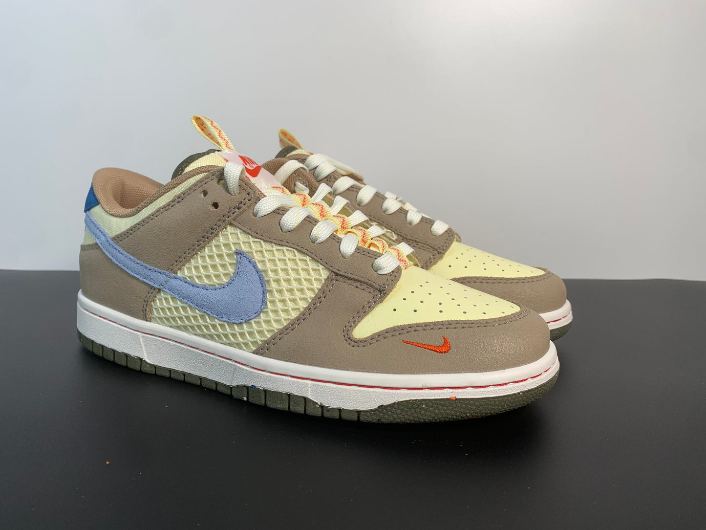 Nike Dunk Low 'Cartoon'  DX6038-741