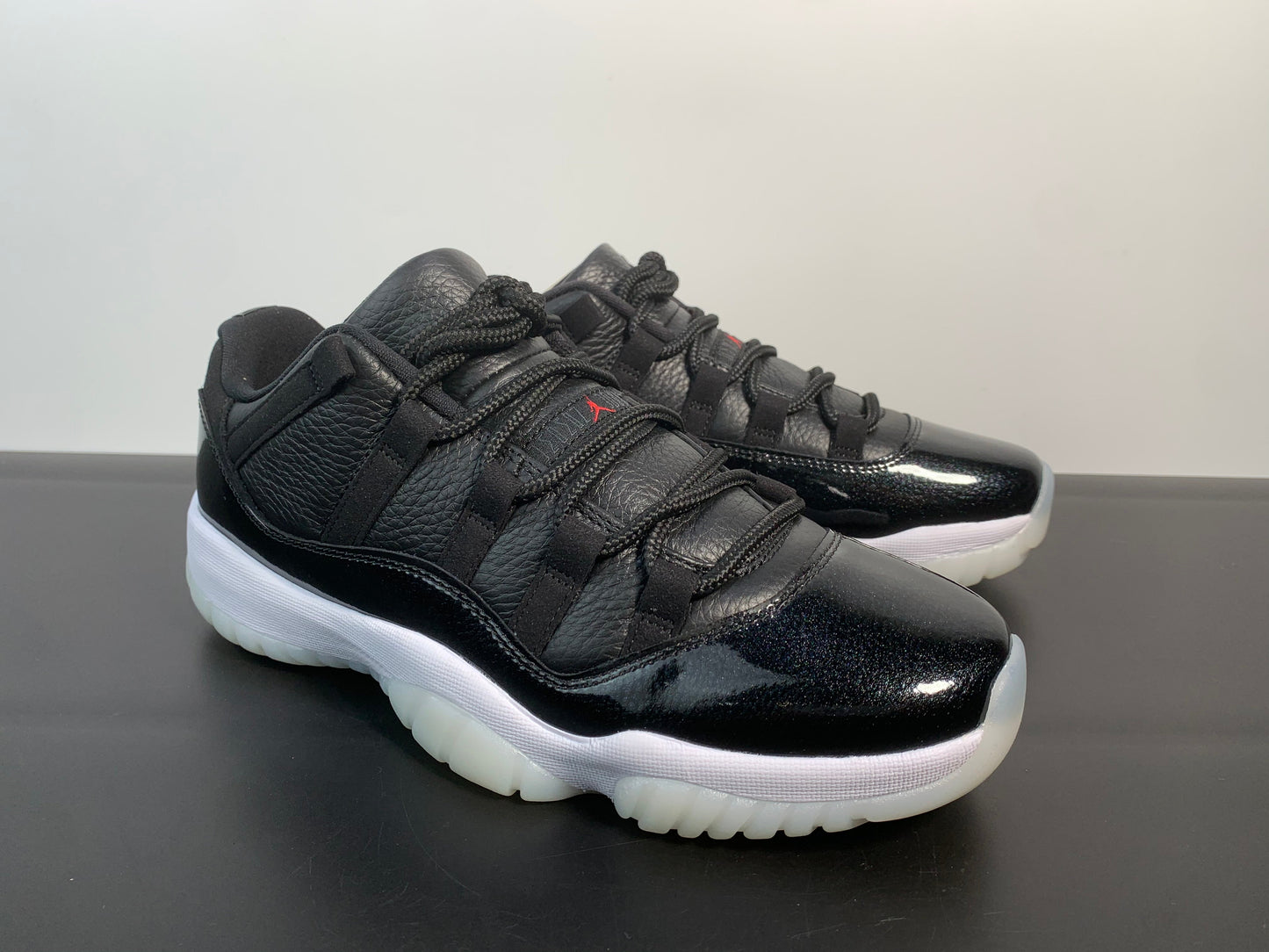 Air Jordan 11 Retro Low 72-10 AV2187-001